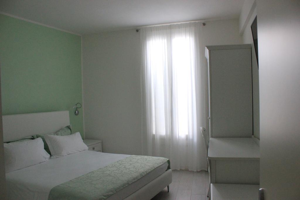 Hotel Punto 41 à Peschiera del Garda Extérieur photo